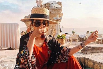 長臉適合什么草帽 長臉戴什么草帽好看 長臉適合什么草帽 長臉戴什么草帽好看