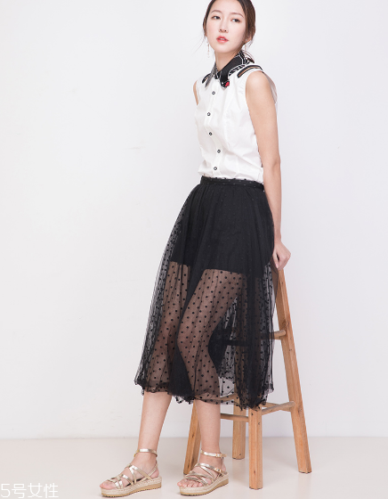 裙子搭配什么涼鞋好看？裙子適合搭配什么涼鞋？