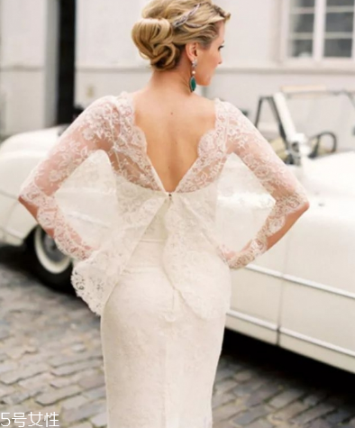 婚紗什么顏色好？婚紗買哪種顏色好？