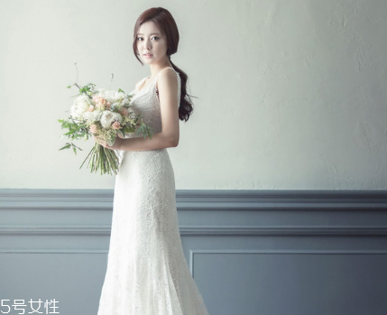 婚紗上的膠如何清洗？婚紗上有膠怎么洗？