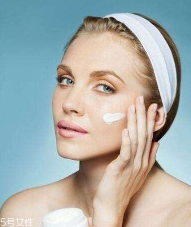 干皮起痘怎么回事？為什么干皮也長(zhǎng)痘痘？