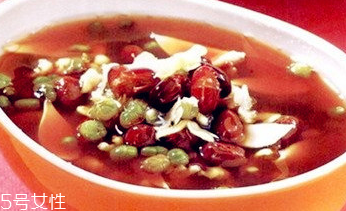 花生衣適合女生喝嗎？女生吃花生衣有什么好處？