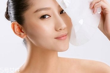 油皮晚上擦什么好？油性皮膚晚上怎么護(hù)膚？