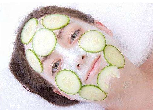 油皮晚上擦什么好？油性皮膚晚上怎么護(hù)膚？