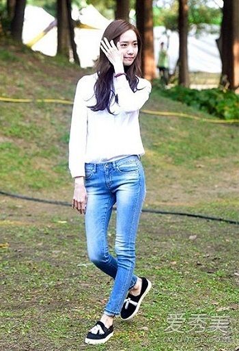 女生白襯衫配什么褲子 內行人才懂得穿搭 女生白襯衫配什么褲子 內行人才懂得穿搭