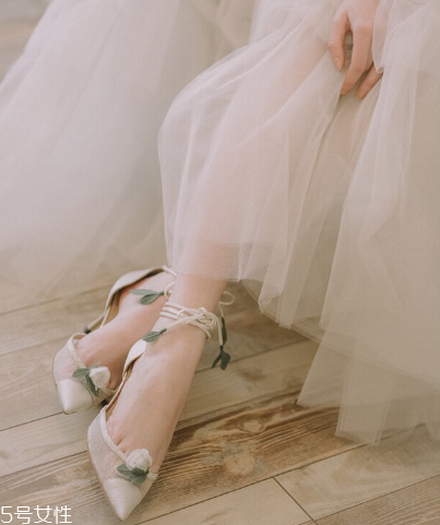 婚鞋要準備幾雙？結(jié)婚要幾雙婚鞋？