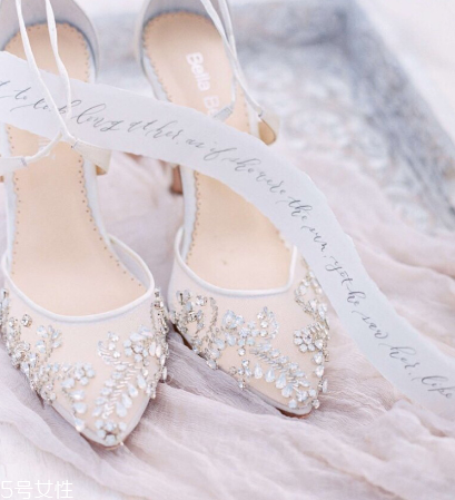 婚鞋能穿回娘家嗎？婚鞋穿回娘家不吉利嗎？