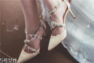 婚鞋能穿回娘家嗎？婚鞋穿回娘家不吉利嗎？