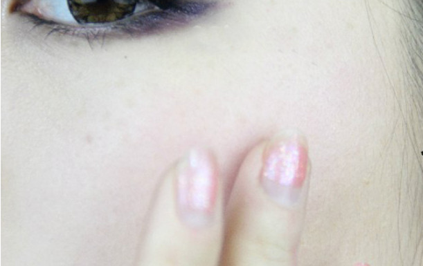 先涂口紅還是先涂唇蜜比較好 先涂口紅還是先涂唇蜜比較好