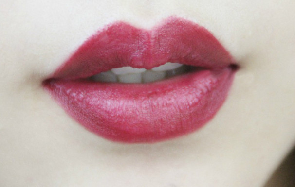 先涂口紅還是先涂唇蜜比較好 先涂口紅還是先涂唇蜜比較好