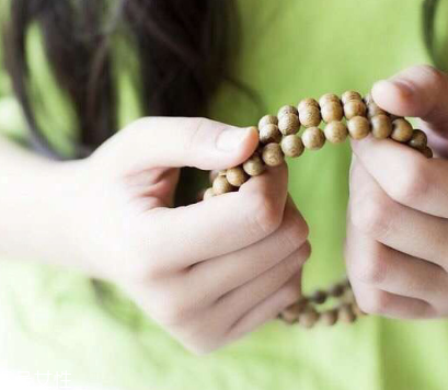沉香手串一般多少錢？沉香手串市場(chǎng)價(jià)格