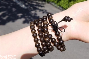 沉香手串一般多少錢？沉香手串市場(chǎng)價(jià)格