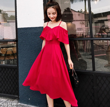 夏天穿什么顏色連衣裙好？夏天適合什么顏色連衣裙？