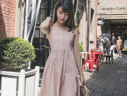 夏天穿什么顏色連衣裙好？夏天適合什么顏色連衣裙？