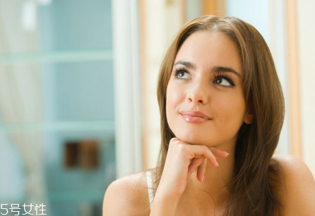 臉癢是怎么回事 臉癢起小疙瘩怎么回事 臉癢是怎么回事 臉癢起小疙瘩怎么回事