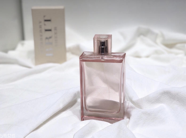 女生夏天適合什么香水 絕對不撞香的夏日香水清單 女生夏天適合什么香水 絕對不撞香的夏日香水清單