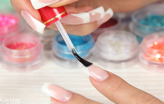 甲油膠對(duì)身體有害嗎 甲油膠對(duì)身體危害大嗎 甲油膠對(duì)身體有害嗎 甲油膠對(duì)身體危害大嗎