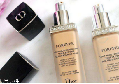 粉底液按不出來怎么辦 粉底液粘瓶身怎么用完 粉底液按不出來怎么辦 粉底液粘瓶身怎么用完