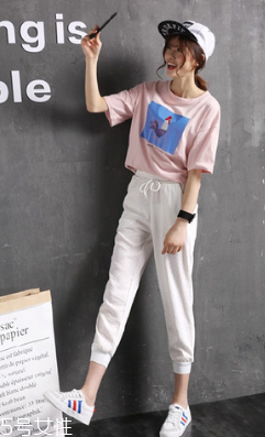 白色哈倫褲配什么衣服好看 白色哈倫褲怎么配衣服不出錯 白色哈倫褲配什么衣服好看 白色哈倫褲怎么配衣服不出錯