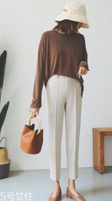 白色哈倫褲配什么衣服好看 白色哈倫褲怎么配衣服不出錯 白色哈倫褲配什么衣服好看 白色哈倫褲怎么配衣服不出錯
