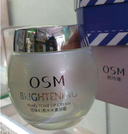 素顏霜太油怎么辦？用素顏霜臉很油怎么辦？