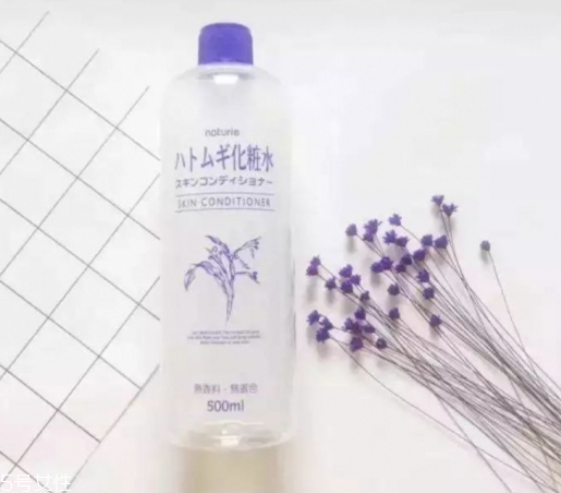 夏天適合用什么護(hù)膚品 夏天適合的護(hù)膚品 夏天適合用什么護(hù)膚品 夏天適合的護(hù)膚品