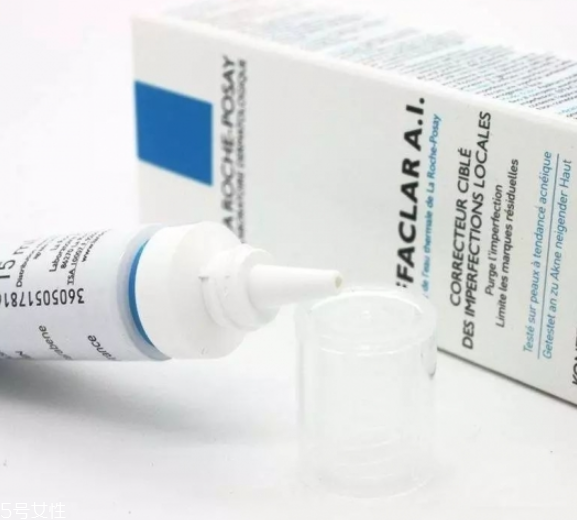 夏天適合用什么護(hù)膚品 夏天適合的護(hù)膚品 夏天適合用什么護(hù)膚品 夏天適合的護(hù)膚品