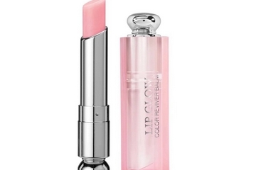 唇膏能吃嗎？潤(rùn)唇膏吃進(jìn)去要不要緊？