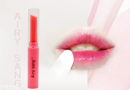 唇膏能吃嗎？潤(rùn)唇膏吃進(jìn)去要不要緊？