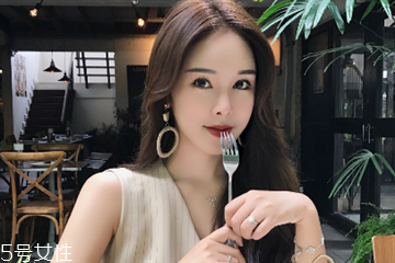 夏天皮膚缺水怎么辦 夏天皮膚缺水怎么調(diào)理 夏天皮膚缺水怎么辦 夏天皮膚缺水怎么調(diào)理