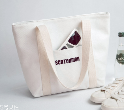 女生夏天背什么包？女生夏季包包搭配圖片