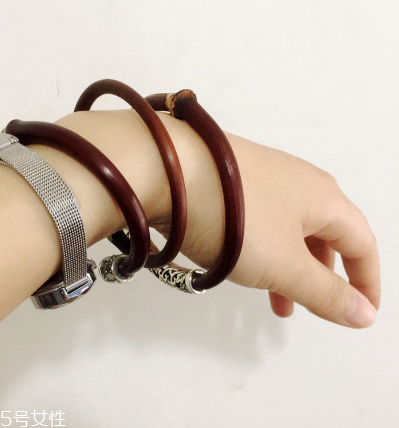 雞血藤手鐲可以碰水嗎？雞血藤手鐲沾水好嗎？