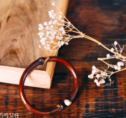 雞血藤手鐲一般多少錢？雞血藤手鐲市場價格