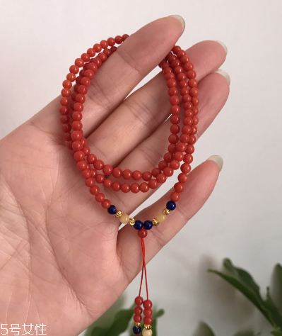 紅珊瑚手鏈真假鑒別 怎樣辨別紅珊瑚手鏈的真假？