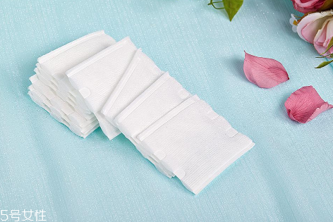 沒有化妝棉怎么卸妝 沒有化妝棉可以用什么代替卸妝 沒有化妝棉怎么卸妝 沒有化妝棉可以用什么代替卸妝