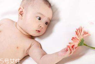 濕疹可以涂防曬霜嗎 濕疹涂防曬霜好嗎 濕疹可以涂防曬霜嗎 濕疹涂防曬霜好嗎