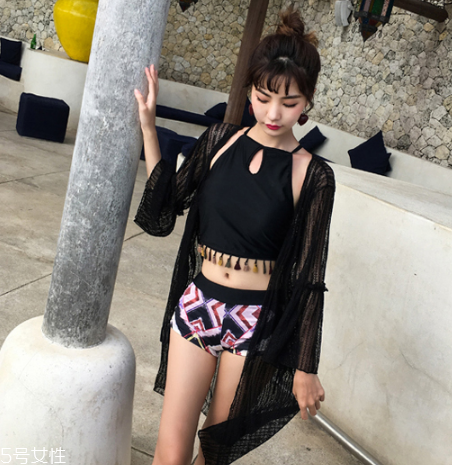 身材不好怎么挑選泳衣？不同身材選購(gòu)泳衣技巧