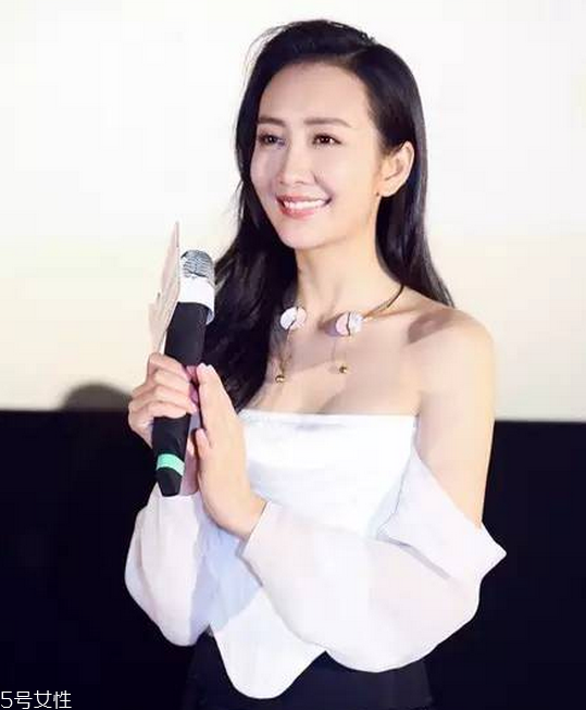 一字領(lǐng)適合胸大的人嗎 一字領(lǐng)適合什么發(fā)型 一字領(lǐng)適合胸大的人嗎 一字領(lǐng)適合什么發(fā)型