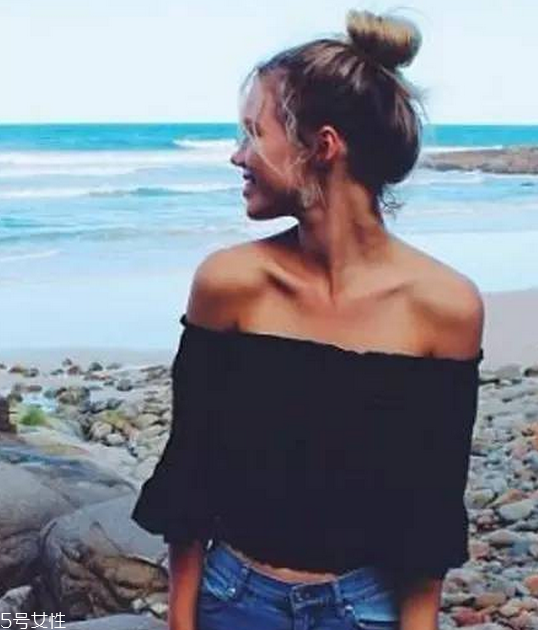 一字領(lǐng)適合胸大的人嗎 一字領(lǐng)適合什么發(fā)型 一字領(lǐng)適合胸大的人嗎 一字領(lǐng)適合什么發(fā)型