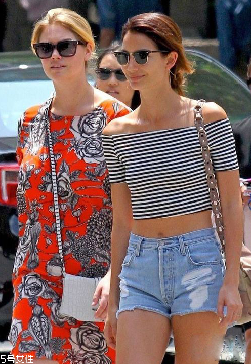 一字領(lǐng)適合胸大的人嗎 一字領(lǐng)適合什么發(fā)型 一字領(lǐng)適合胸大的人嗎 一字領(lǐng)適合什么發(fā)型