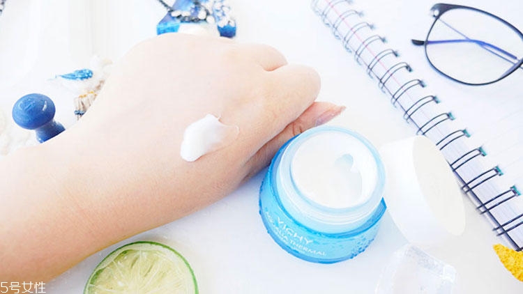 薇姿水活霜清爽型好用嗎？薇姿水活霜清爽型適合什么膚質(zhì)？