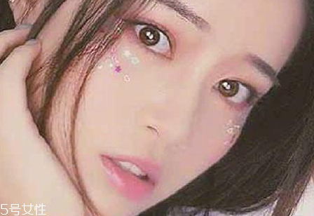 萬圣節(jié)喪尸眼妝怎么畫？萬圣節(jié)喪尸眼妝教程