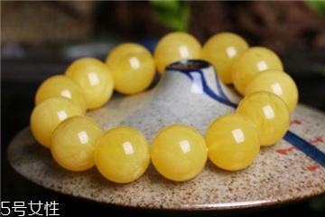 怎么鑒別蜜蠟手串真假？蜜蠟手串真假怎么看？