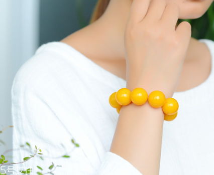 蜜蠟手串適合什么人帶？蜜蠟手串適合人群