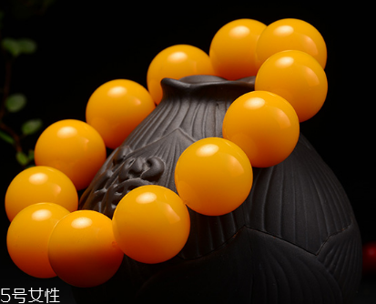 蜜蠟手串適合什么人帶？蜜蠟手串適合人群