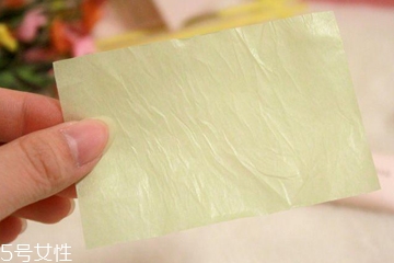 吸油紙會(huì)吸走防曬霜嗎？吸油紙會(huì)將水分帶走嗎？