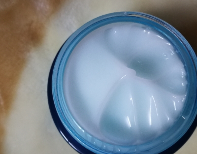 溫碧泉和百雀羚哪個好？