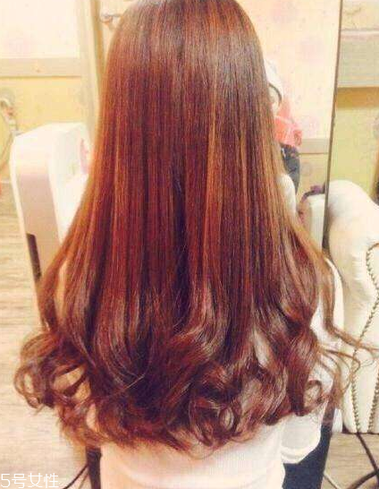 燙發(fā)后怎么打理卷發(fā)？剛燙的卷發(fā)如何打理？