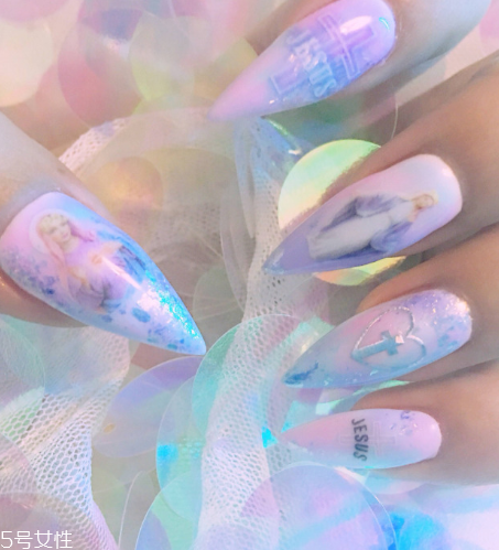 個(gè)性美甲圖片2018 讓人過(guò)目難忘的瀟灑酷帥美甲 個(gè)性美甲圖片2018 讓人過(guò)目難忘的瀟灑酷帥美甲