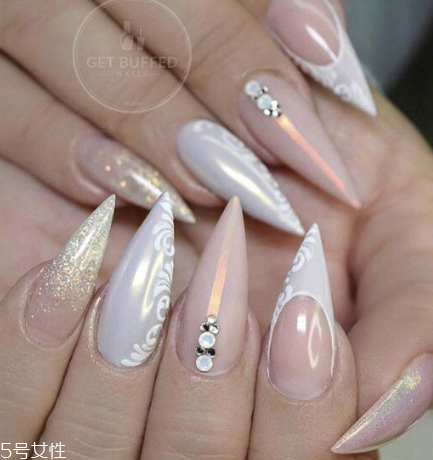 個(gè)性美甲圖片2018 讓人過(guò)目難忘的瀟灑酷帥美甲 個(gè)性美甲圖片2018 讓人過(guò)目難忘的瀟灑酷帥美甲